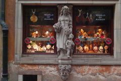 243-G-harmonia-falszywych-witryn