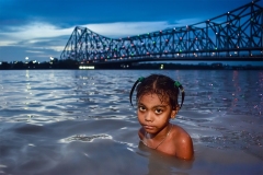 1165-G-Life-Along-The-Ganges