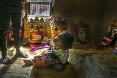 1254-G-Curiosity-amidst-the-masks