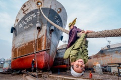 1379-G-Abbas-turns-ship-ropes-into-adventures-finding-endless-joy-in-the-simplest-moments-by-the-dockyard