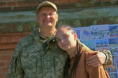 1593-G-Надійне-татове-плече