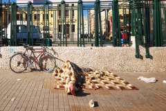 266-L-Emigrant-odpoczynek-w-drodze