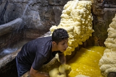 279-G-Dyeing-yarn-yellow