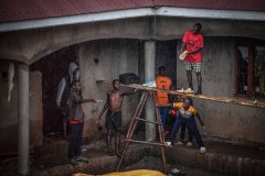 454-G-Young-people-who-meet-their-needs-with-rainwater