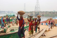 686-G-Hard-working-women-in-Bangladesh