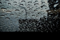 711-G-Water-droplets-on-the-sunroof-of-a-car-in-rainy-season