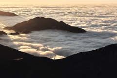 721-G-Walking-on-the-edge-above-the-misty-sea