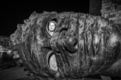 0042-G-A-look-into-the-darkness